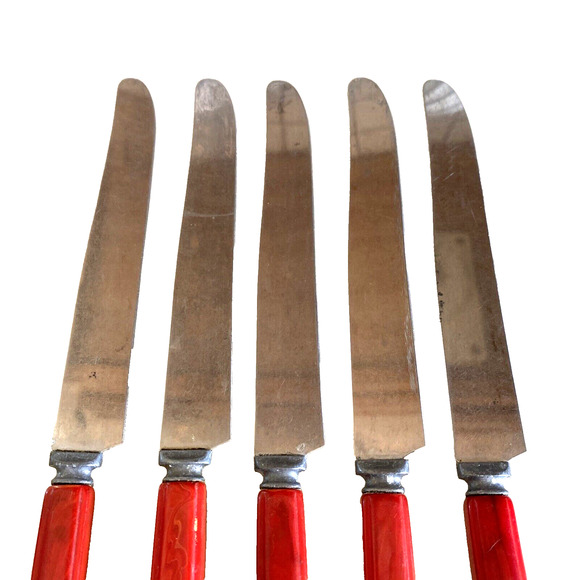 Vintage Red BAKELITE Handle Dinner Knives Set (5) Kitchen Stainless Steel Blades - Picture 3 of 9